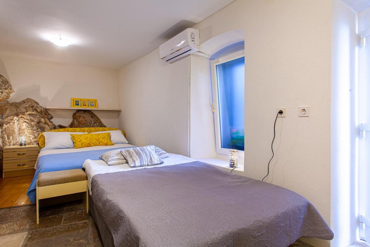 Room M Cres Luaran gambar